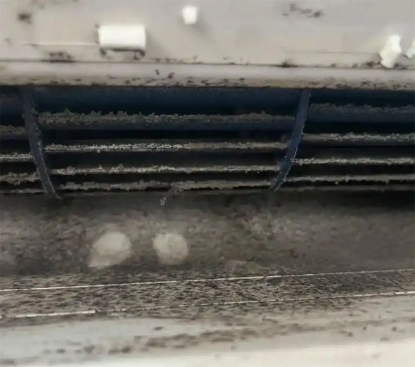 苍溪空调吹的风有股烧焦味是怎么回事